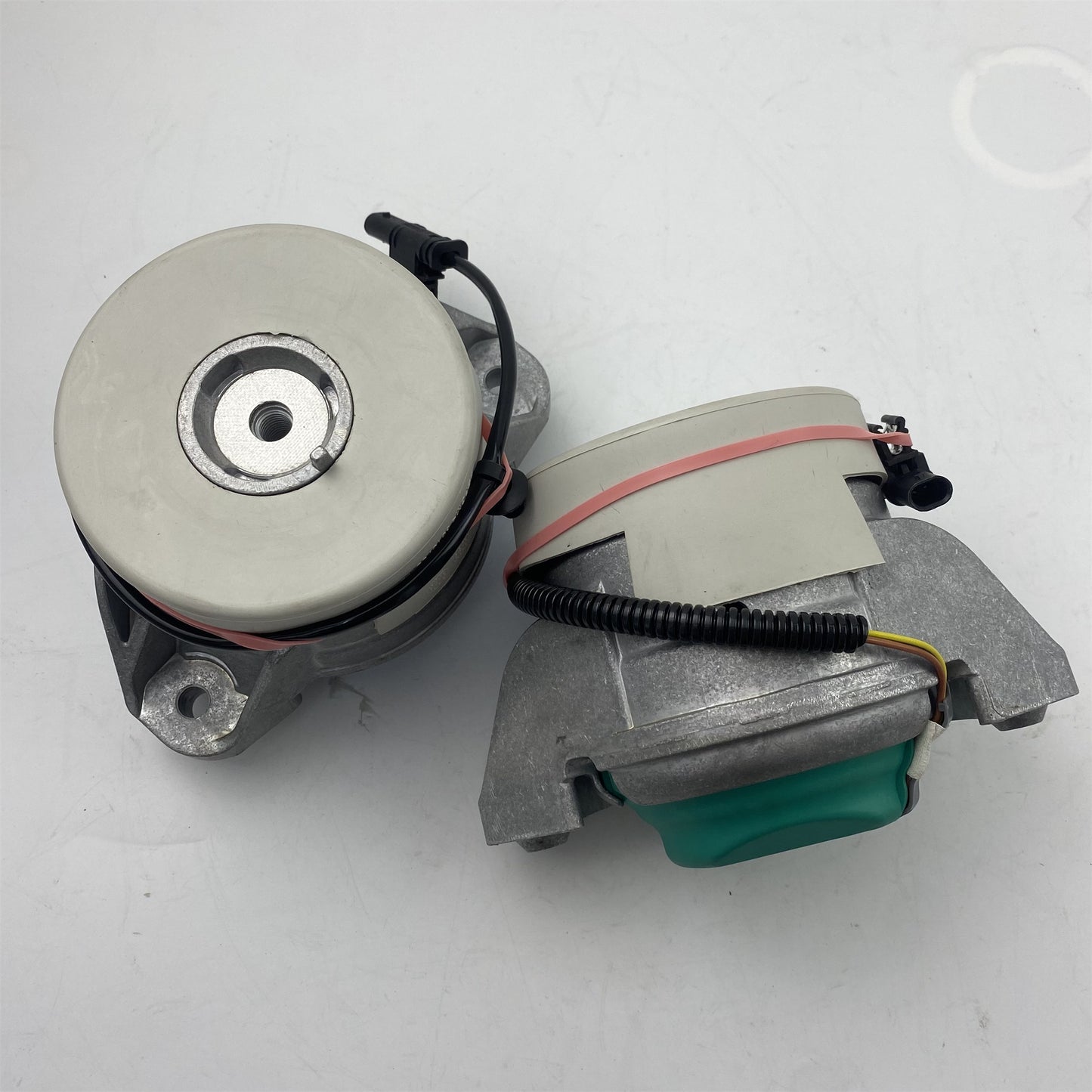 UCCFUL High Quality Auto Part Right Engine Mount 2222407217 2222407600 for MERCEDES-BENZ S-CLASS (W222, V222, X222) S 400 Hybrid / h (222.057, 222.157)