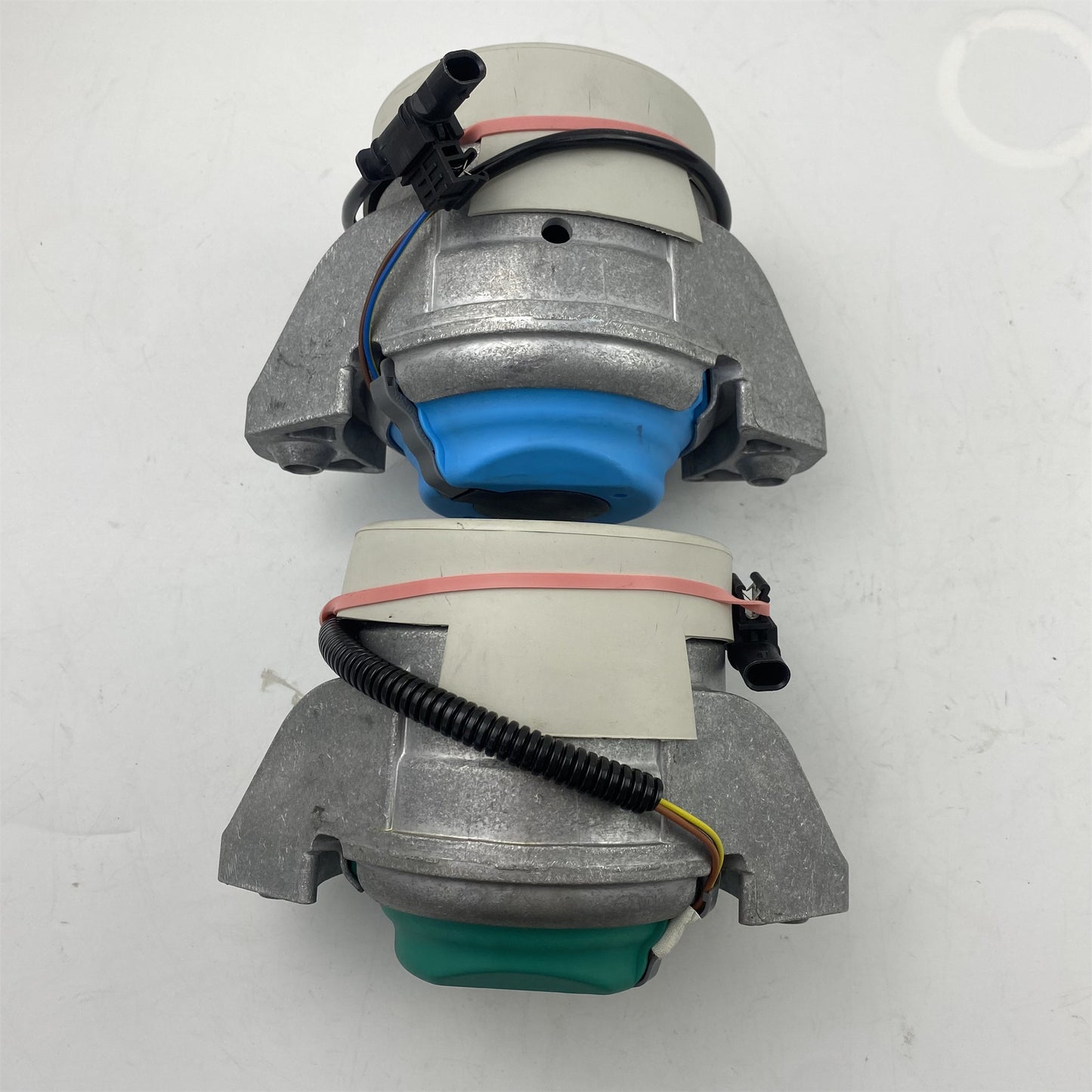 UCCFUL High Quality Auto Part Right Engine Mount 2222407217 2222407600 for MERCEDES-BENZ S-CLASS (W222, V222, X222) S 400 Hybrid / h (222.057, 222.157)