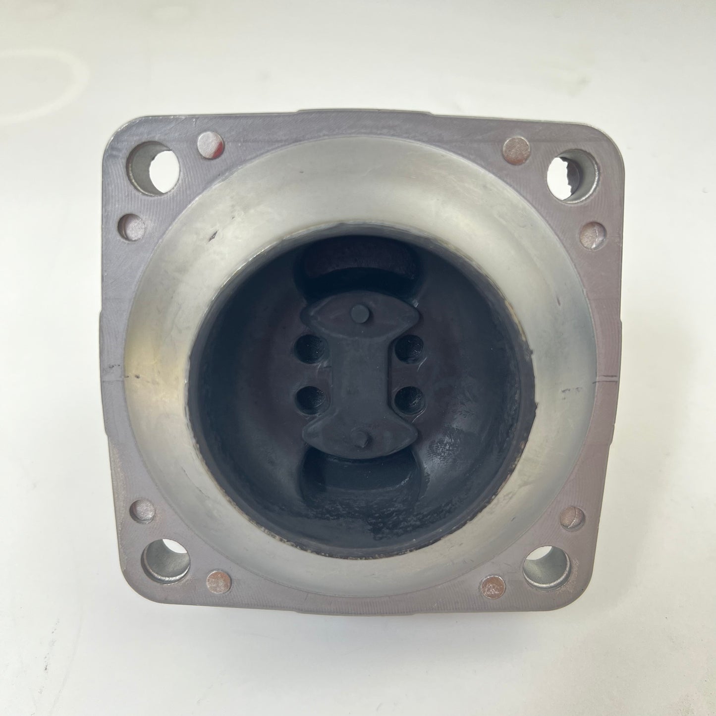 UCCFUL High Quality Parts OE 1662400518 1662400618 1662400918 1662401118 Transmission Mount for Mercedes-Benz