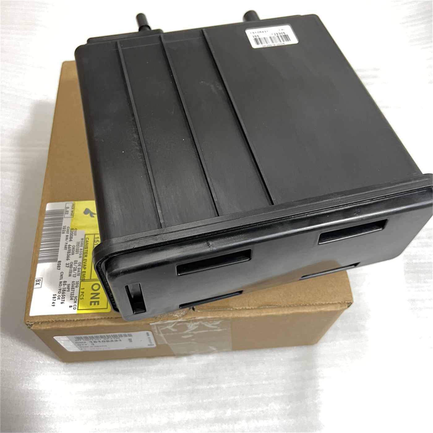 Vapor Canister 15109431 For Cadillac Escalade ESV Chevrolet Suburban Avalanche GMC Yukon XL Hummer H2